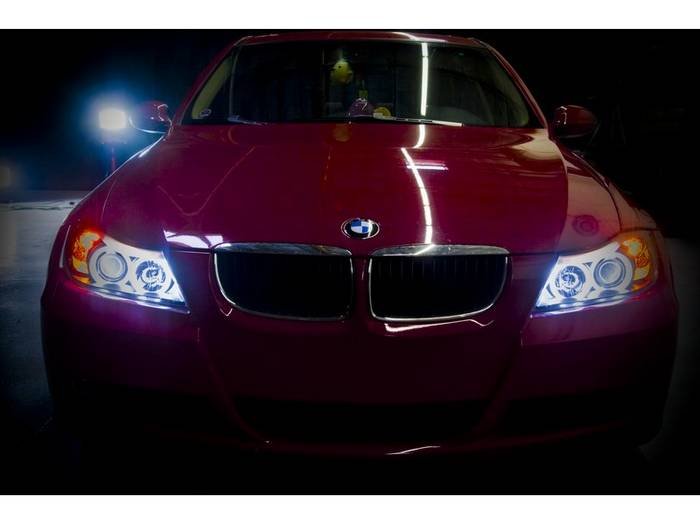BMW E90 3-Series 06-08 4DR Projector Headlights – CCFL Halo -Replaceable Eyebrow Bulb – Black- High H1